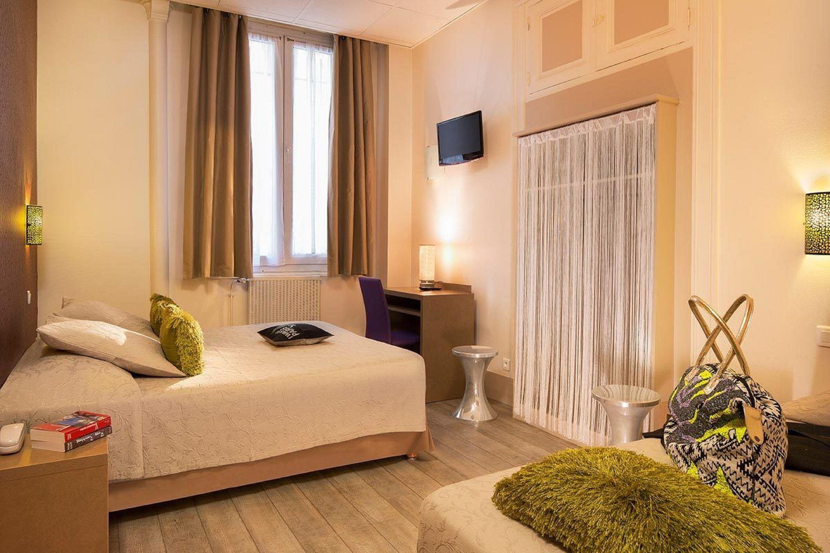 Hotel De La Cite Rougemont Paris