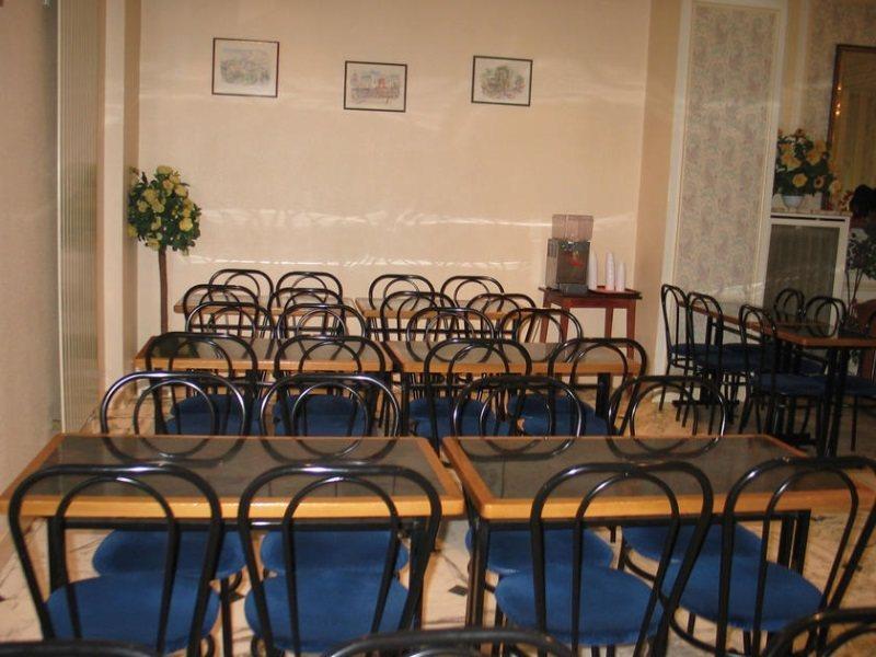 De La Cite Rougemont 2* Paris