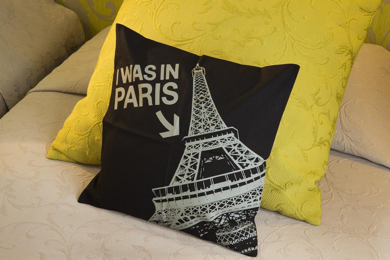 De La Cite Rougemont